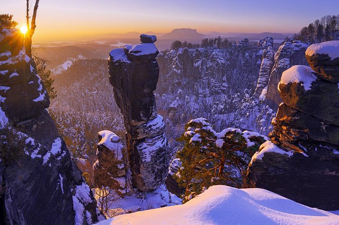 Winter Fairytale The BEST of Bohemian & Saxon Switzerland Hiking Tour - Pravčická brána in winter: VIP access when public hours are limited