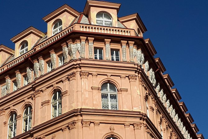 Your own guide for Old Town Highlights and Secrets Tour - How your guide shapes the whole experience
